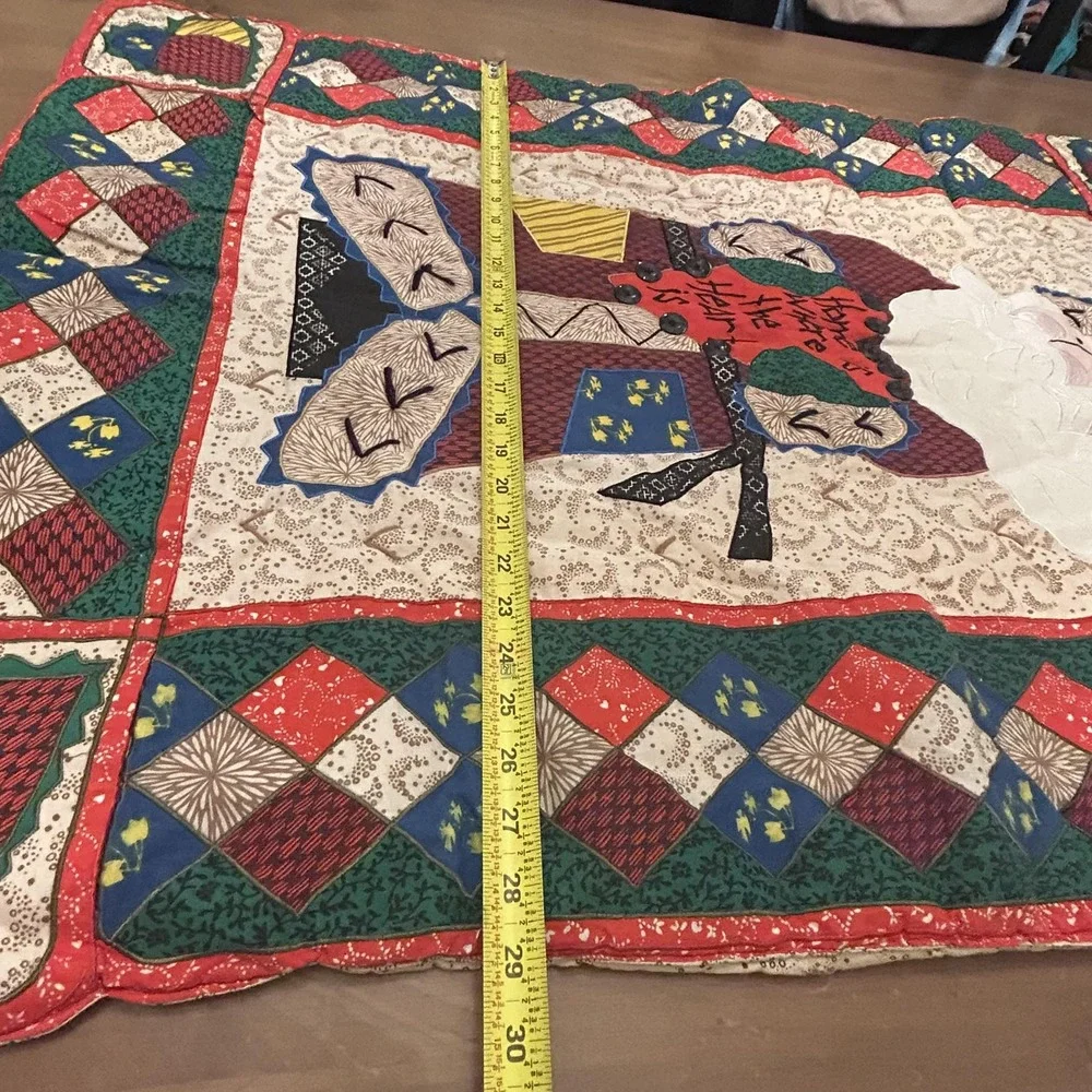 Vintage Midwest Cannon Falls Santa Quilt Wall Hanging 43x30 USA Home Heart Xmas